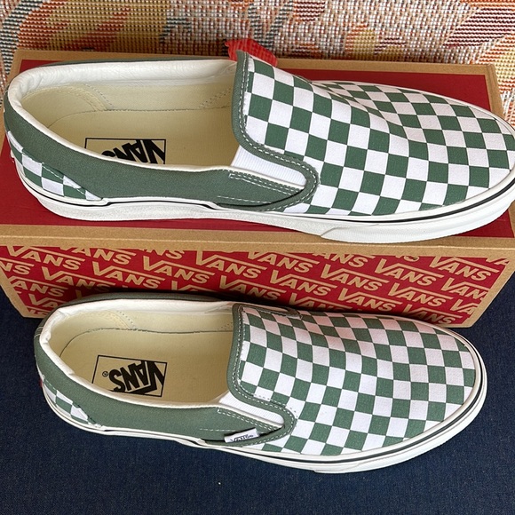 Vans Men’s Classic Slip-0n
Color Theory Checkerboard
VN0A5JMHYQW
Sneakers - Picture 4 of 16